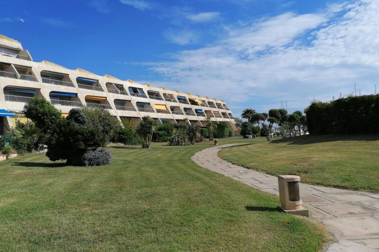 40M With Terrace In A Residence With Pool Le Grau-du-Roi Esterno foto